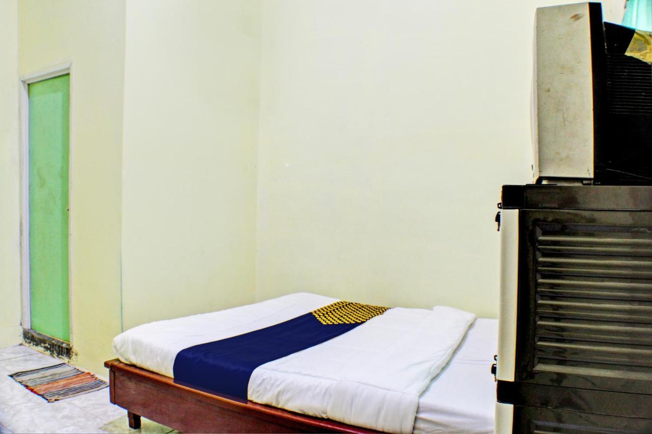 Spot On 93089 Homestay Kamar Hijau Syariah Μπαντάρ Λαμπούνγκ Εξωτερικό φωτογραφία