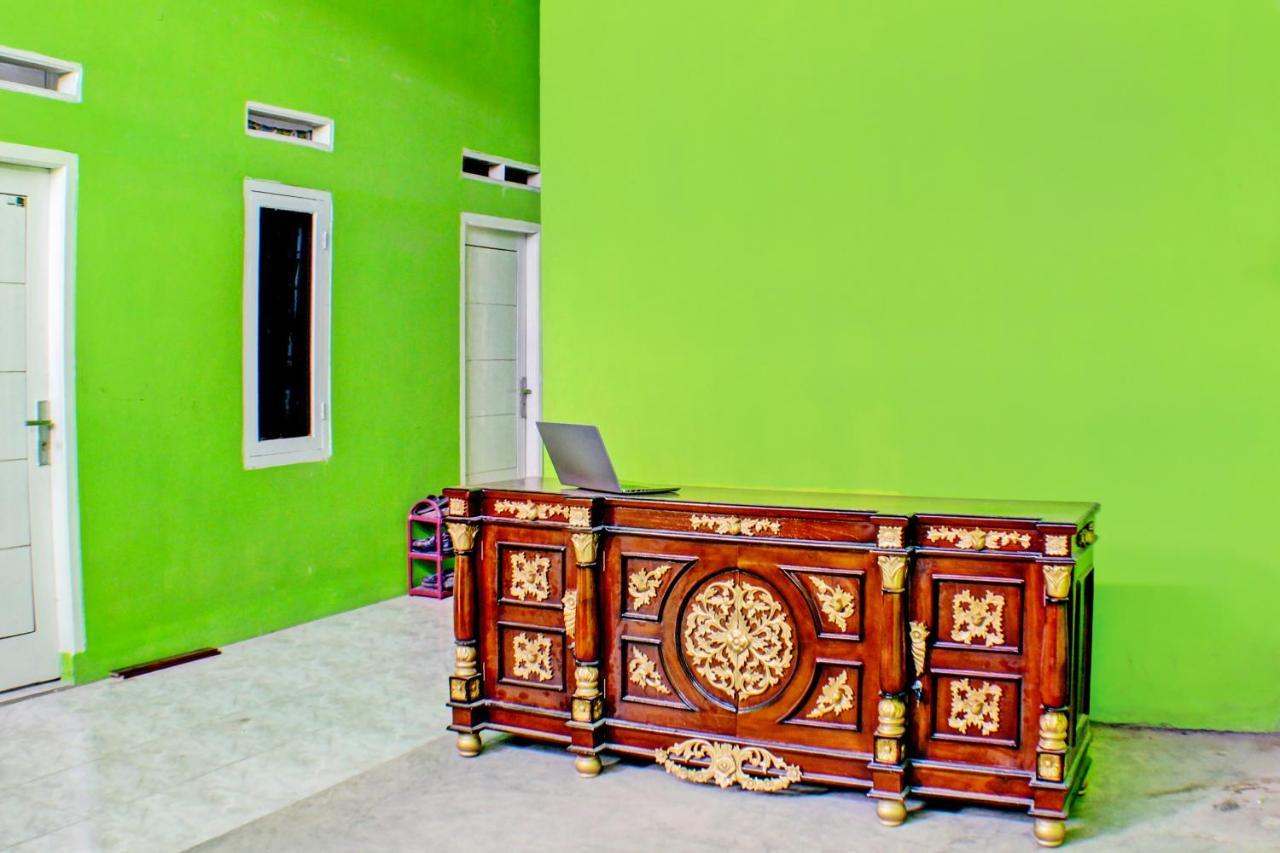Spot On 93089 Homestay Kamar Hijau Syariah Μπαντάρ Λαμπούνγκ Εξωτερικό φωτογραφία